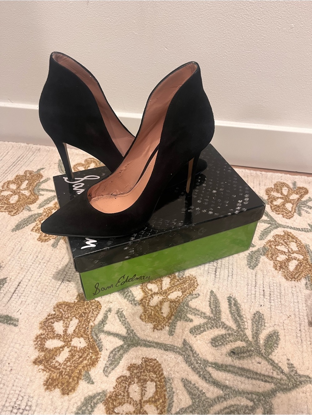 Enzo Angiolini Black Suede Pointed Toe Stiletto Pumps - Picture 11 of 11